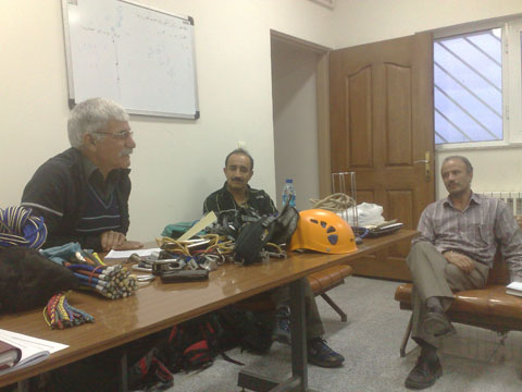 http://s5.picofile.com/file/8102740734/201312041130.jpg