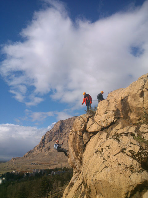 http://s5.picofile.com/file/8103013792/dahim_92_9_15.jpg