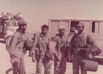 برادران رزمنده حجت الله اخلاصی نیا،شهید مجید آبرومند،جمشید دواری و شهید لطف الله فلاح اسلامی