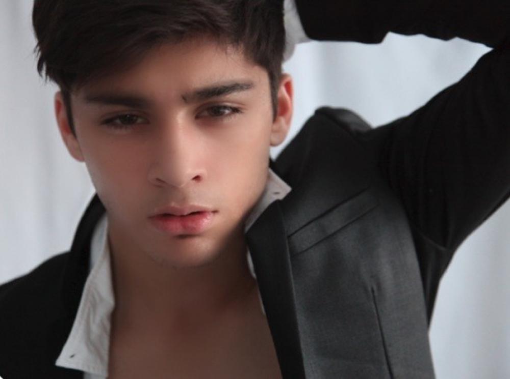http://s5.picofile.com/file/8104353800/280981_zayn_malik.jpg