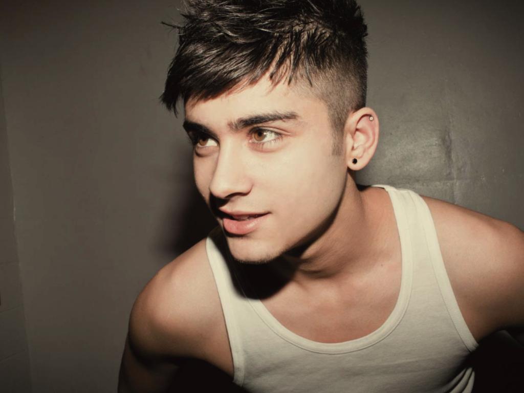http://s5.picofile.com/file/8104354568/zayn_malik_1320368085.jpg