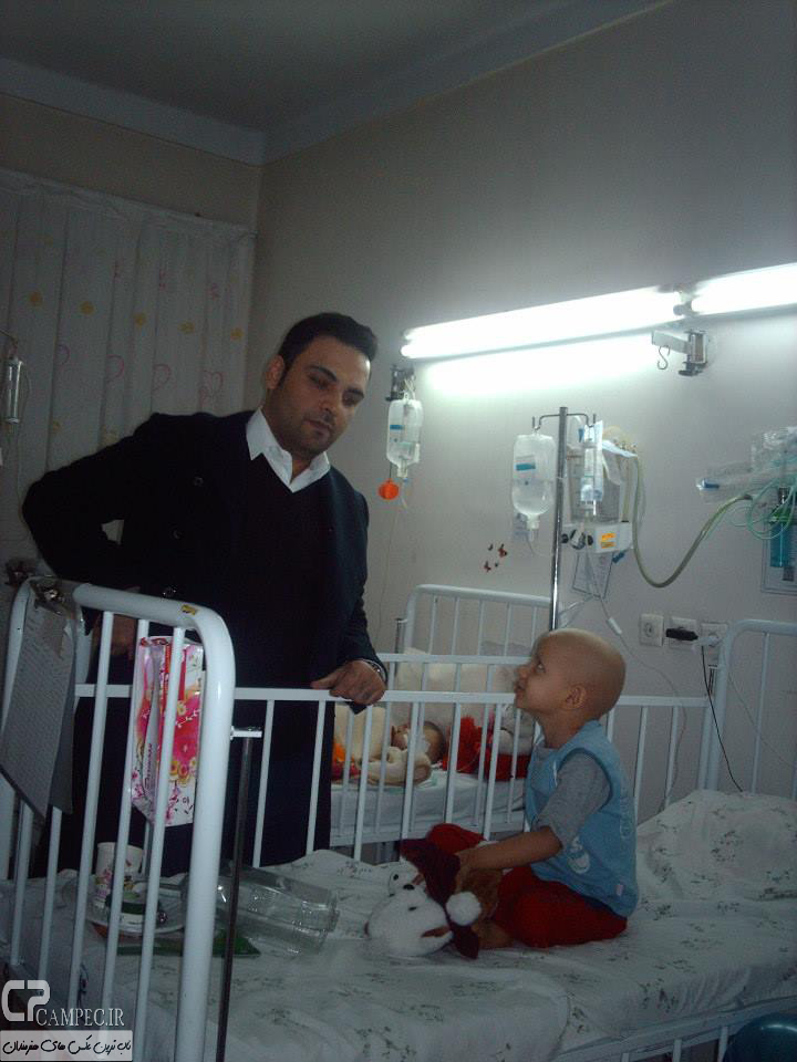جدیدترین عکسهای احسان علیخانی در بيمارستان طبي كودكان 