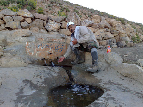 http://s5.picofile.com/file/8105333900/3_4_.jpg