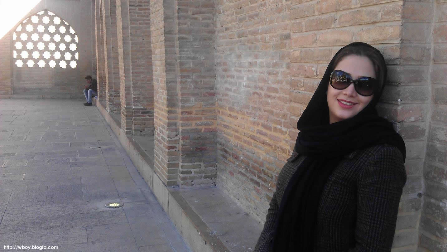 سارا روستاپور سارا روستاپور