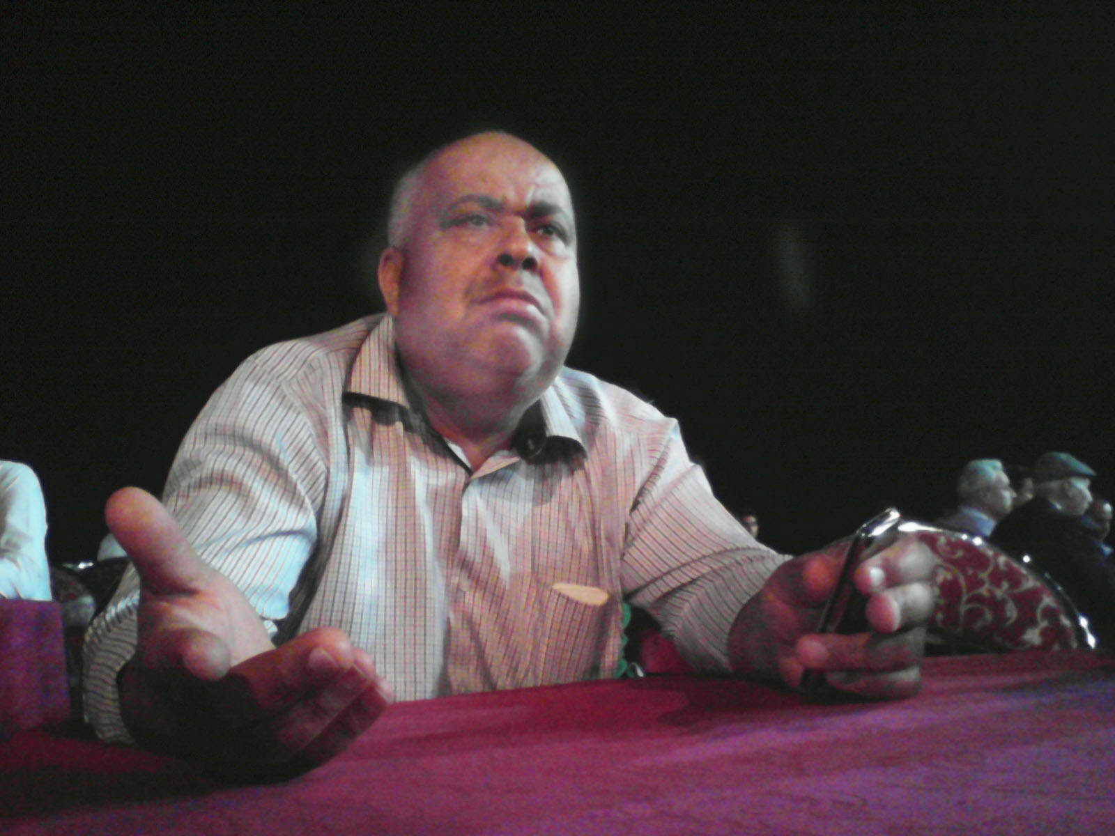 http://s5.picofile.com/file/8108140700/firoozi0.jpg