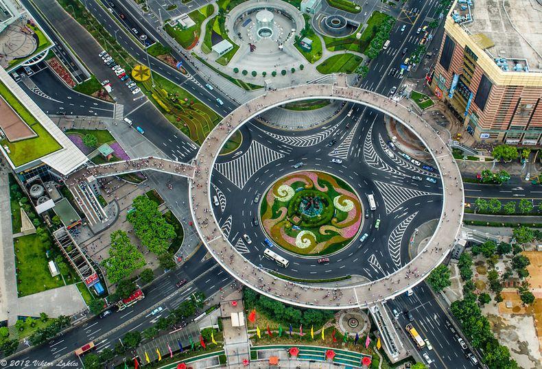 پل عابر پیاده دایره ای شکل در چین