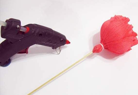 آموزش تصويري تزيين شكلات براي روز عشق يه شكل گل