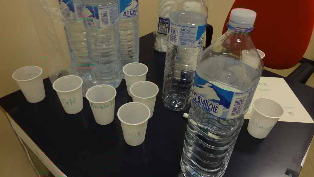 http://s5.picofile.com/file/8110374150/DSC01008.jpg