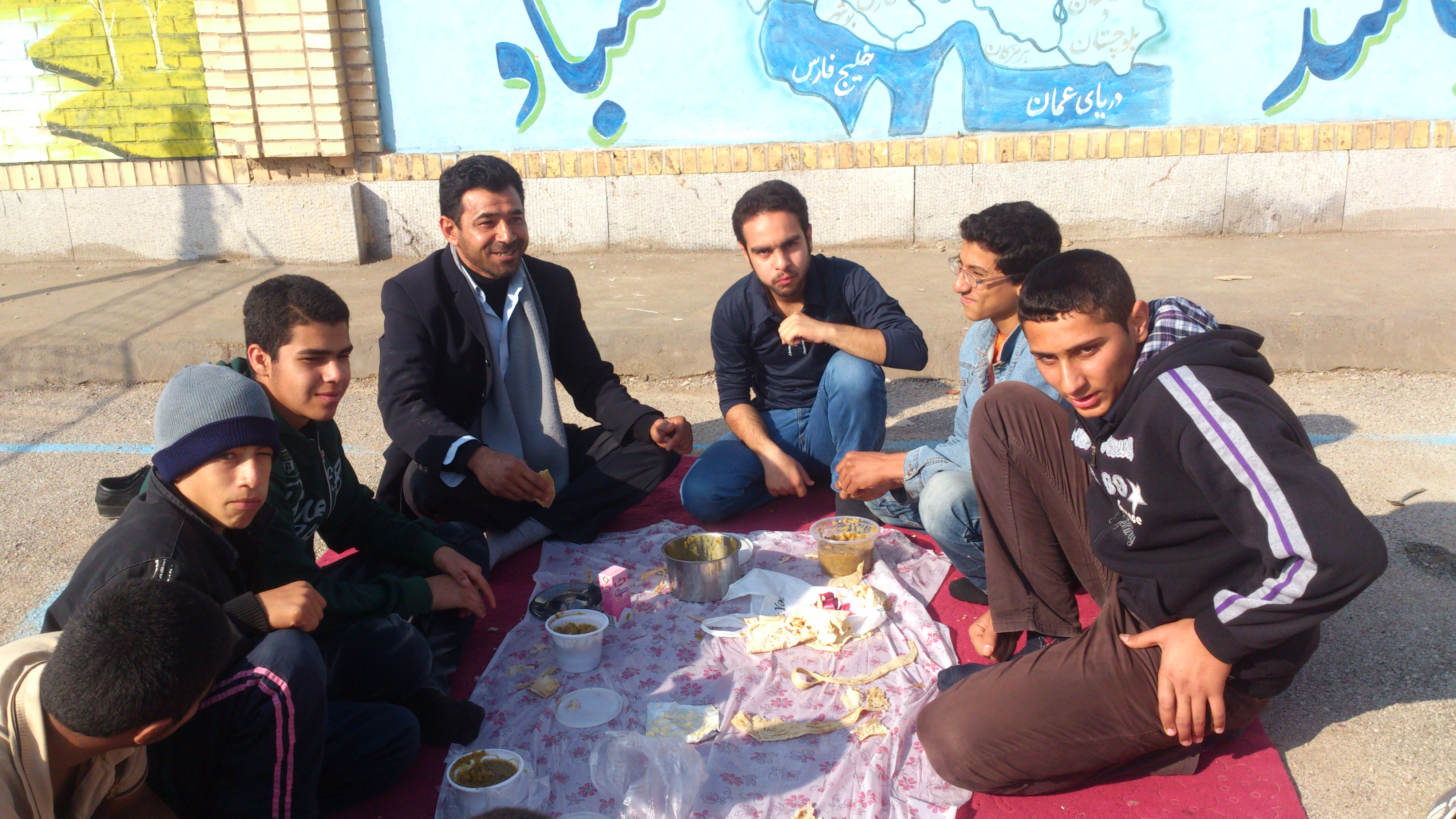 http://s5.picofile.com/file/8111219292/DSC_0585.jpg