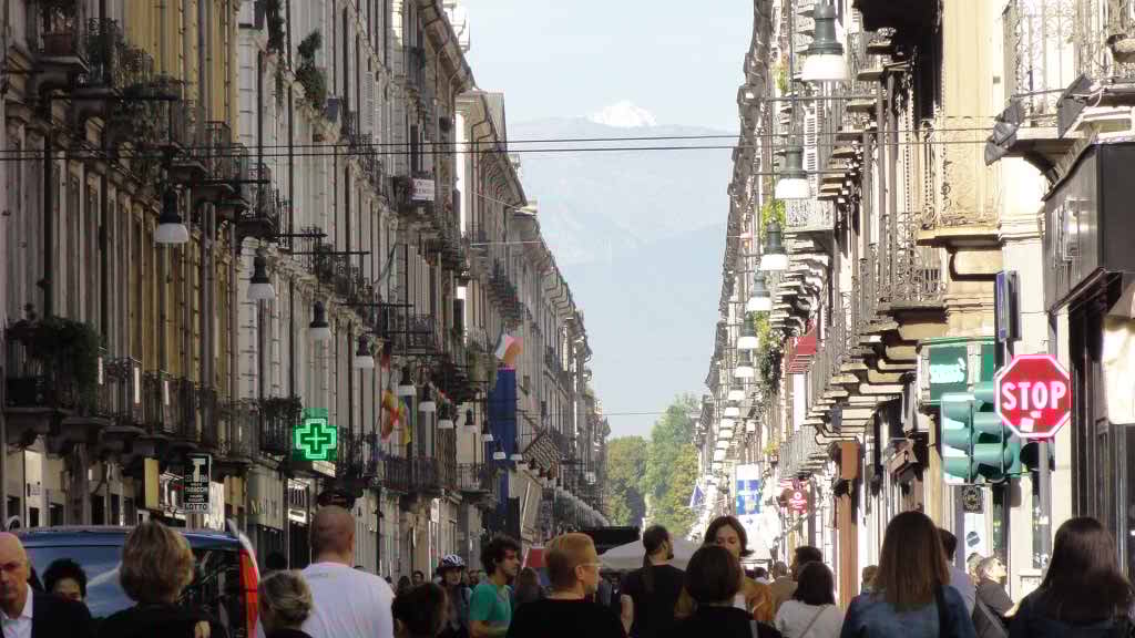 http://s5.picofile.com/file/8111952392/DSC01051.jpg