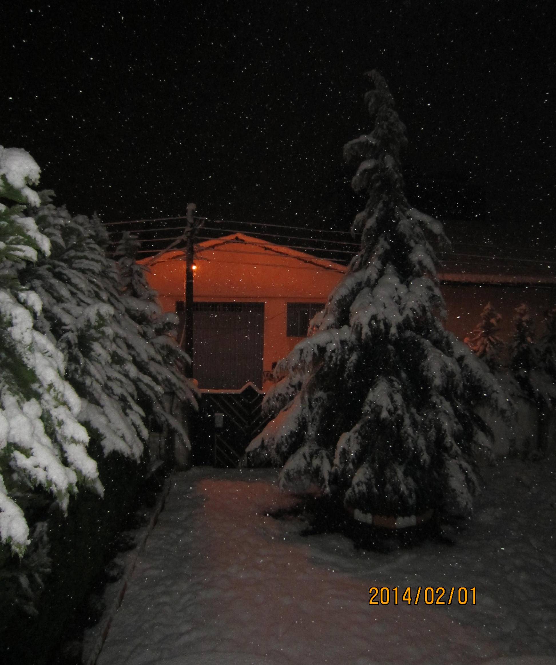 http://s5.picofile.com/file/8112378784/2_1.jpg