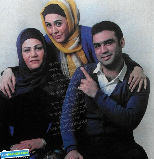 آزاده زارعی در کنار مادر و برادر واقعیش+عکس