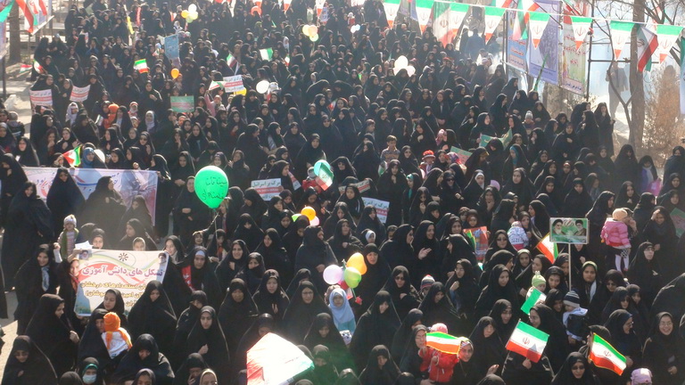 http://s5.picofile.com/file/8112976050/92_11_22_bidgol_1_.jpg