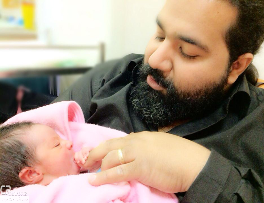 عکس / رضا صادقی و تیارا دختر تازه متولد شده اش