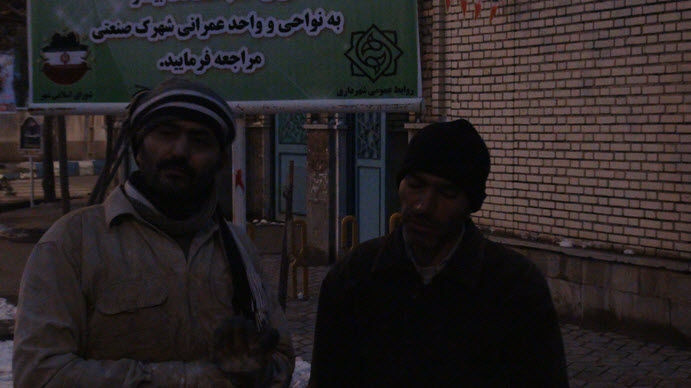 http://s5.picofile.com/file/8113803376/azin_1_.jpg