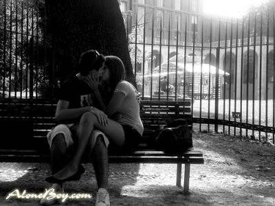 http://s5.picofile.com/file/8113845850/Romantic_kiss_park_bench%E2%99%A5AloneBoy_com_.jpg