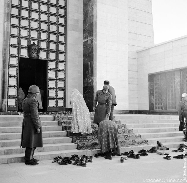 http://s5.picofile.com/file/8116785042/maghbare_reza_khan.jpg