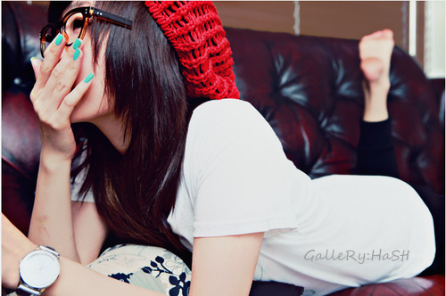 fashion_girl_glasses_nails_Favim_com_137