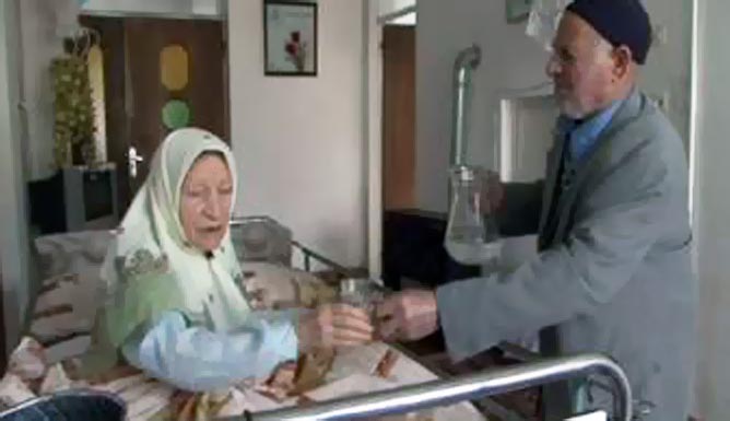 http://s5.picofile.com/file/8120605368/mostanad_shahidan_aghaei_6_.jpg
