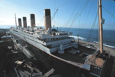 http://s5.picofile.com/file/8121167034/TitanicBaja.jpg