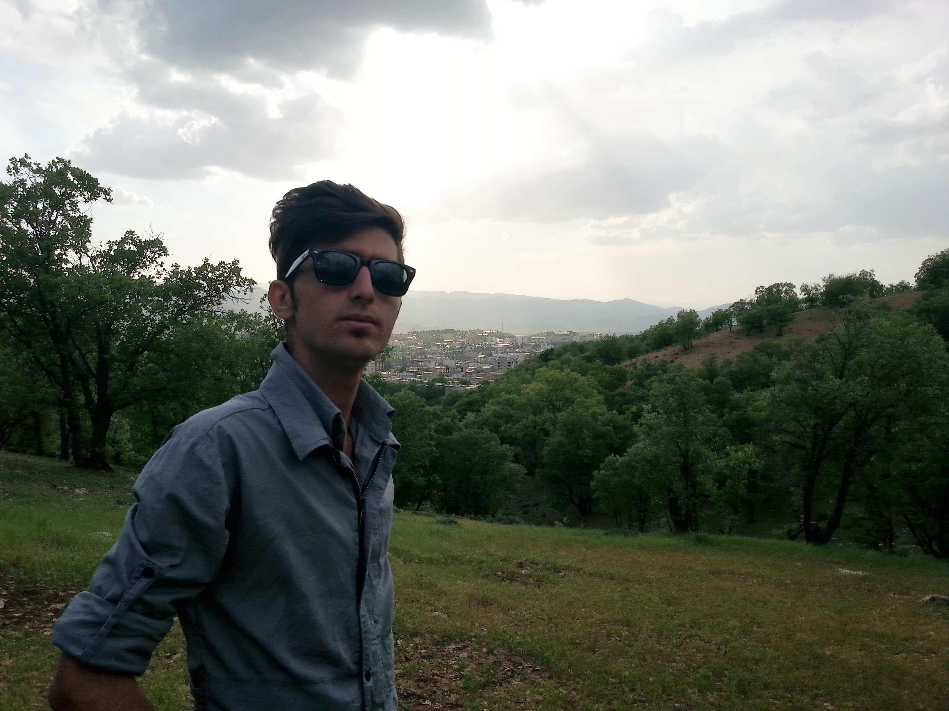 http://s5.picofile.com/file/8121893634/20140501_174531.jpg