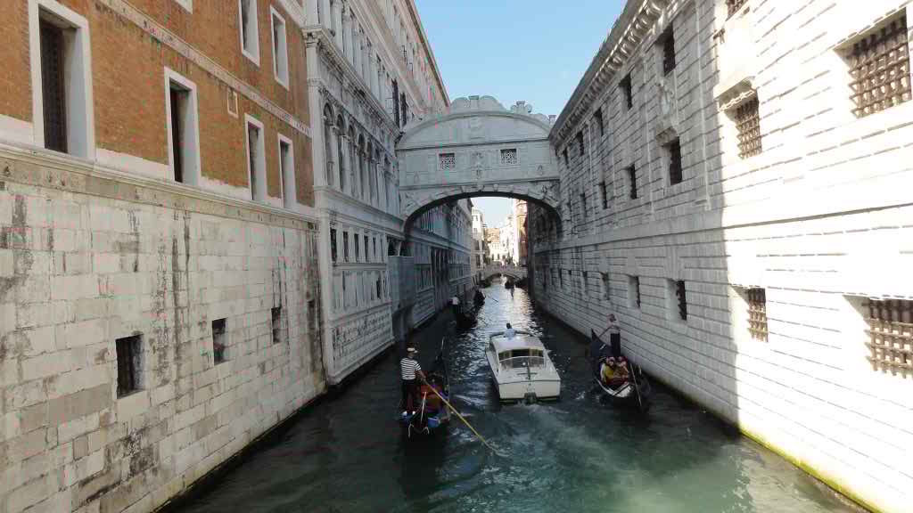 http://s5.picofile.com/file/8122131284/DSC01905.jpg
