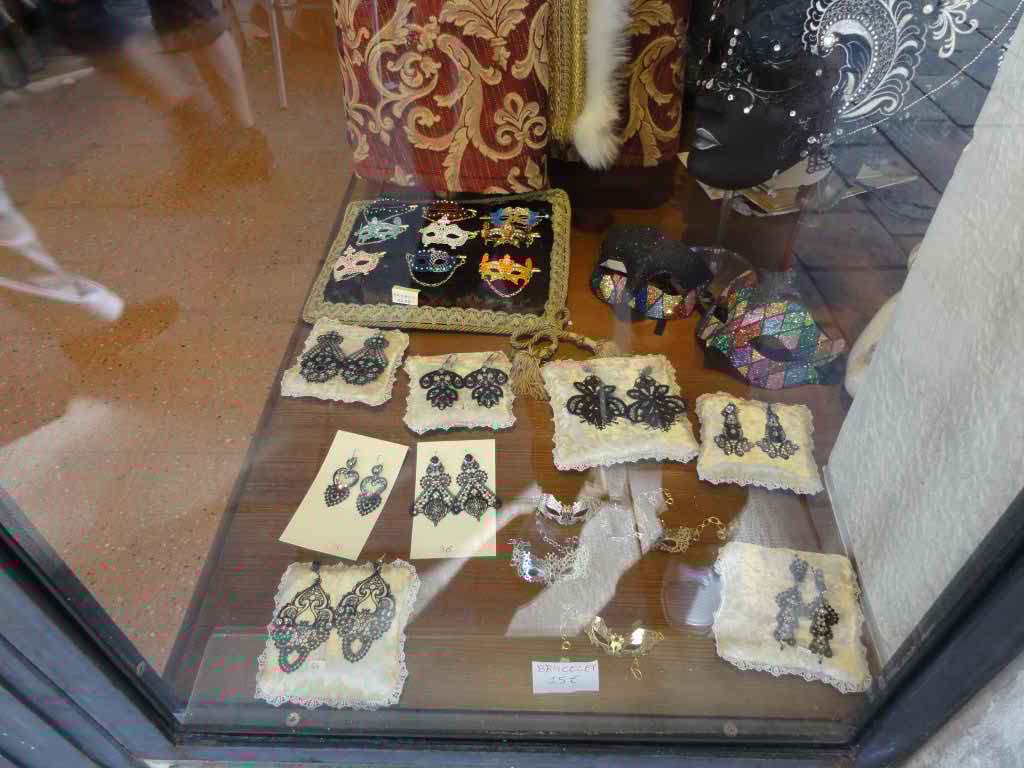http://s5.picofile.com/file/8122131318/DSC01922.jpg