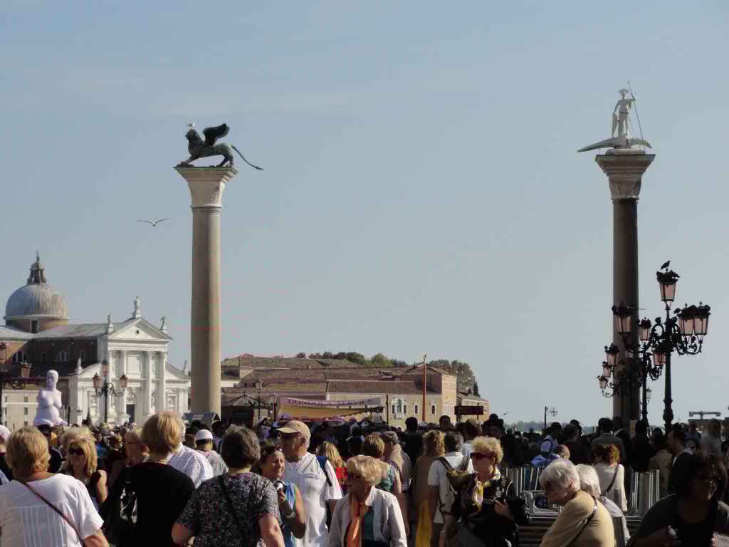 http://s5.picofile.com/file/8122131400/DSC01939.jpg