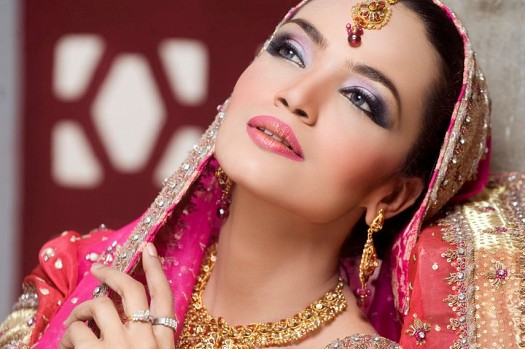 مدل لوازم جانبی عروس هندی,عروس هندی 2014,مدل آرایش عروس هندی,آرایش عروس هندی 2014,مدل جواهرات هندی,عروس هندی 93,طلا و جواهرات هندی,lebas7.mihanblog.com