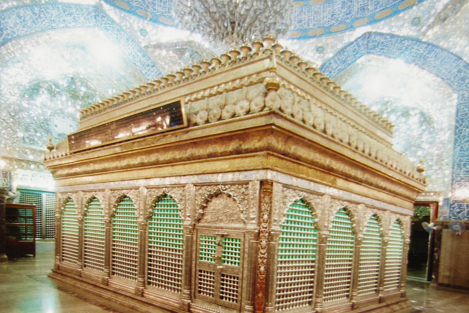 میلاد باسعادت حضرت علی علیه السلام بر عموم شیعیان تبریک و تهنیت باد