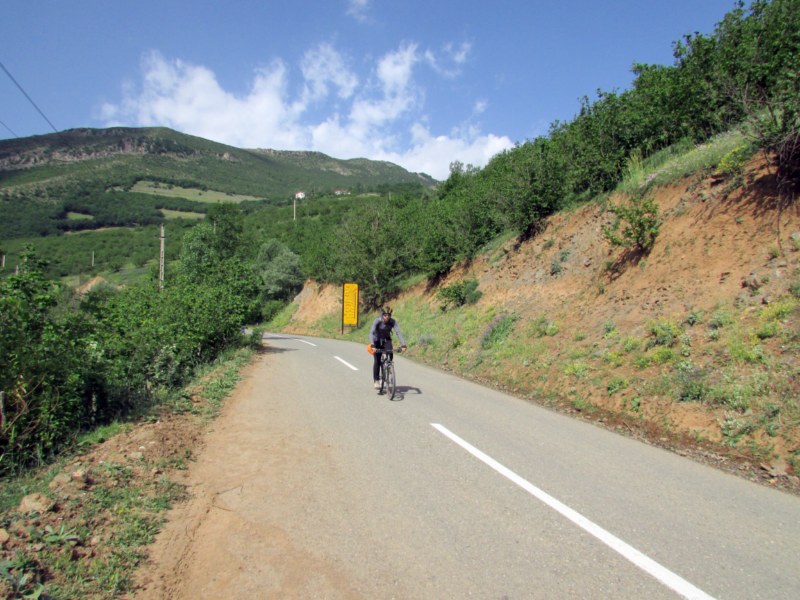گزارش دوچرخه  سواری قزوین (الموت) شمال (اشکورات و رودسر)