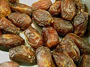 اهمیت افطار با خرما