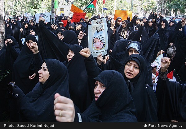 تجمع اعتراض آمیز فرهنگیان و دانش آموزان نسبت به جنایات رژیم صهیونیستی صبح سه شنبه 31 تیرماه در مقابل دفتر سازمان ملل در تهران برگزار شد.