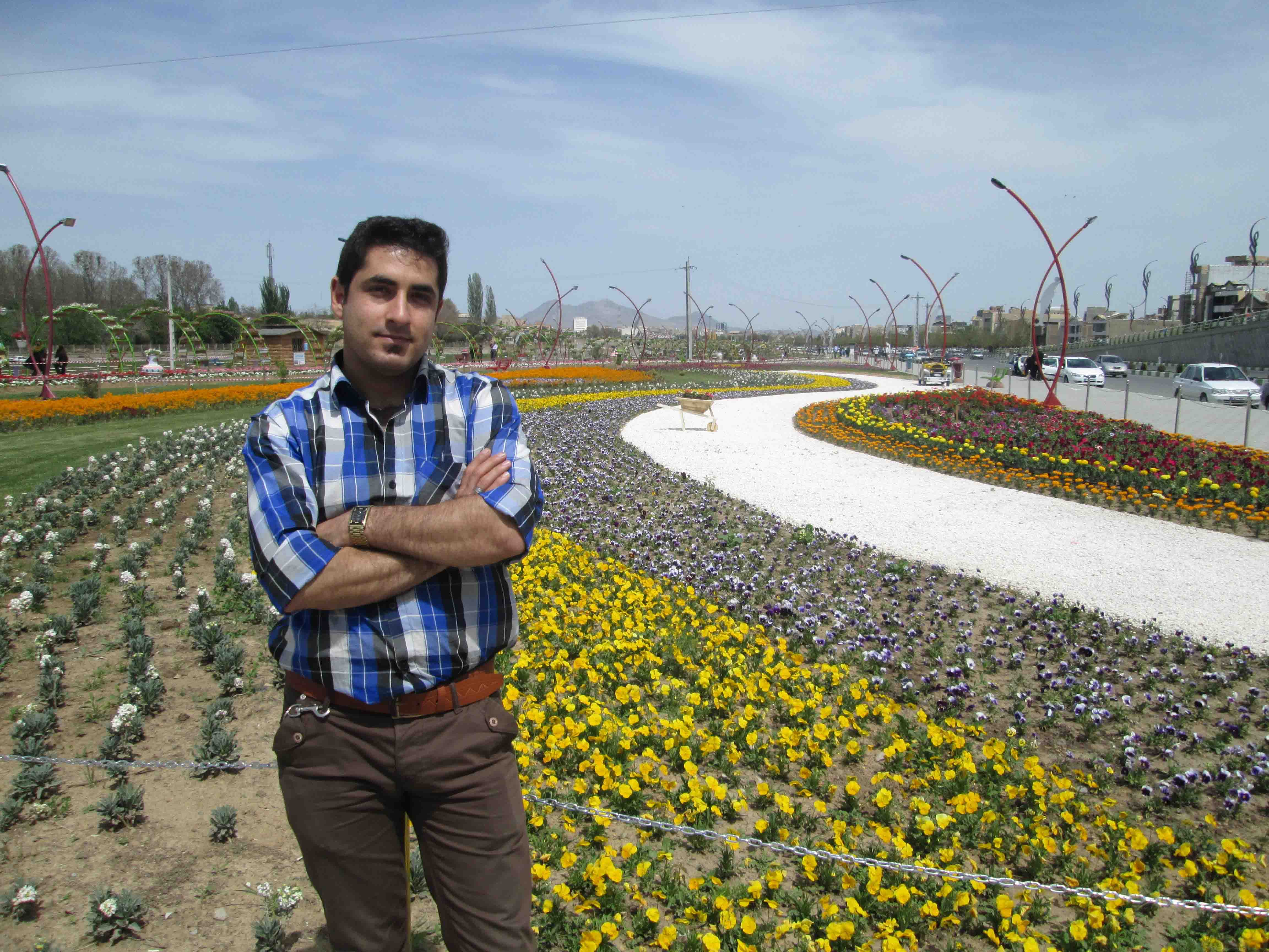 دانلود آهنگ شاد آذری به نام گول گول یارم با صدای جواد بابا زاده 