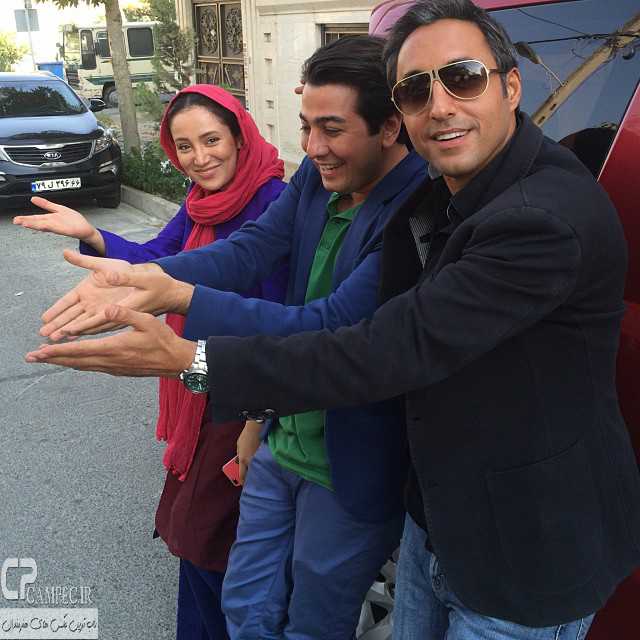 امیر حسین رستمی،مانی نوری و بهاره افشاری در پشت صحنه سریال آخرین بازی