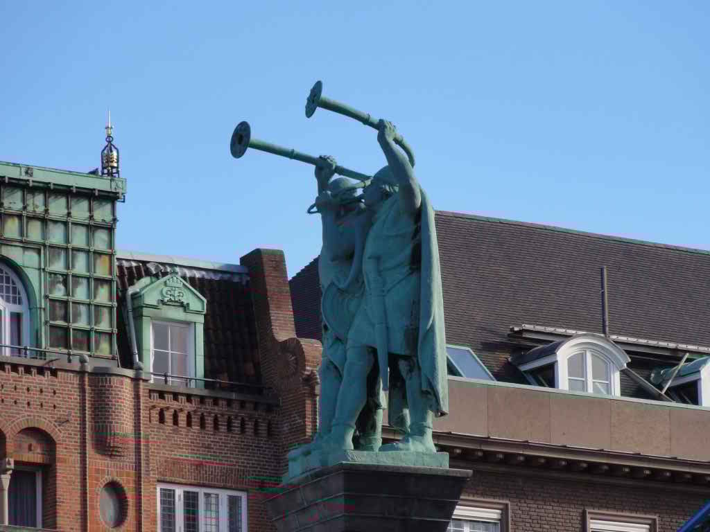 http://s5.picofile.com/file/8137217942/DSC02490.jpg