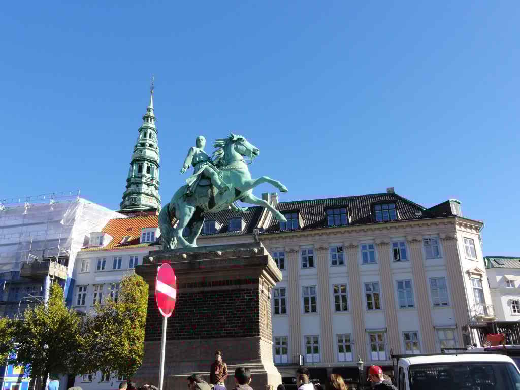 http://s5.picofile.com/file/8137218534/DSC02518.jpg