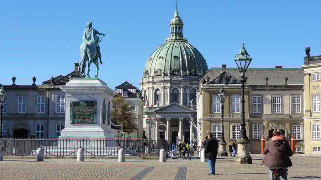http://s5.picofile.com/file/8137219018/DSC02585.jpg