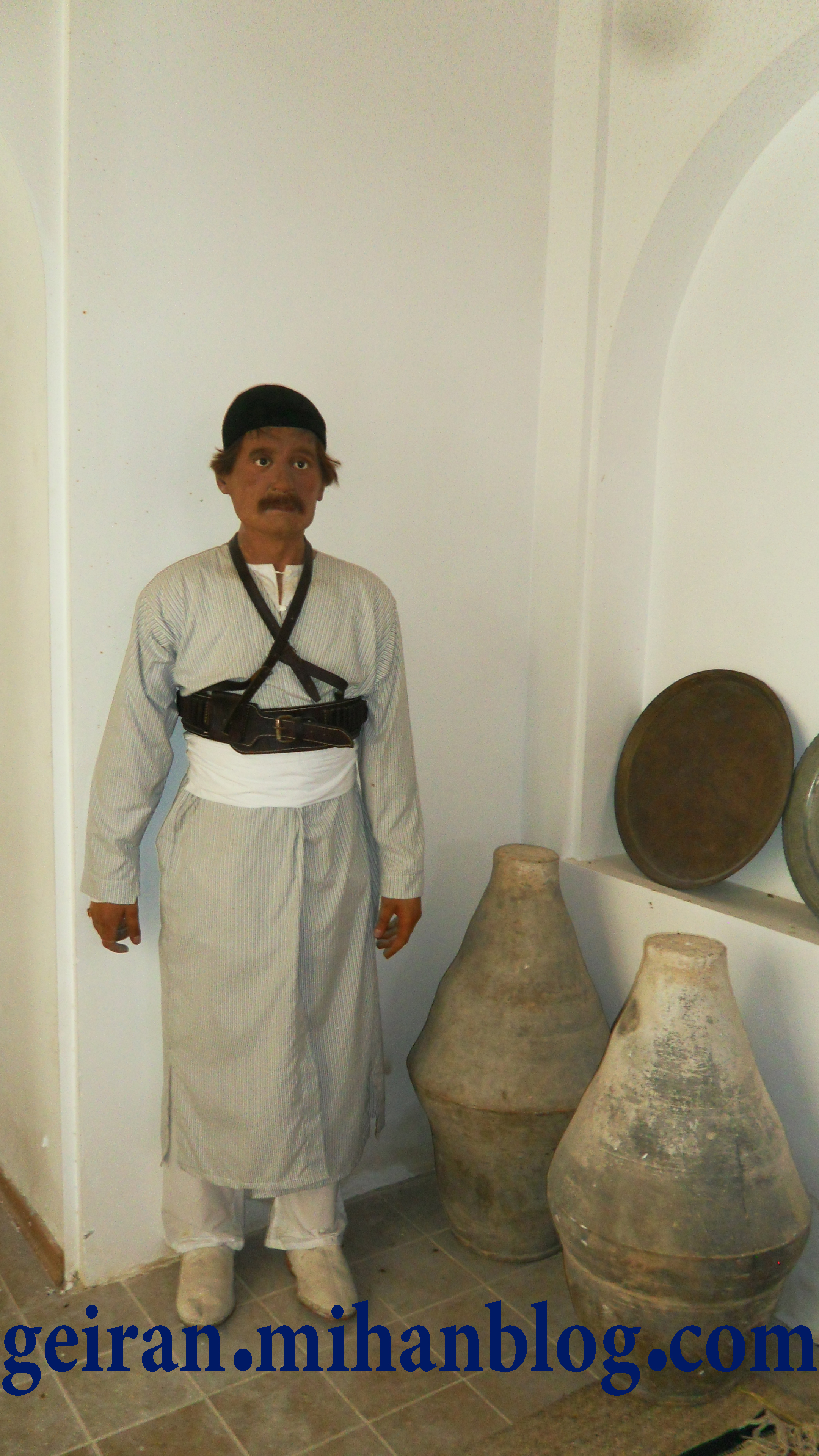 http://s5.picofile.com/file/8137560250/SAM_0396.jpg