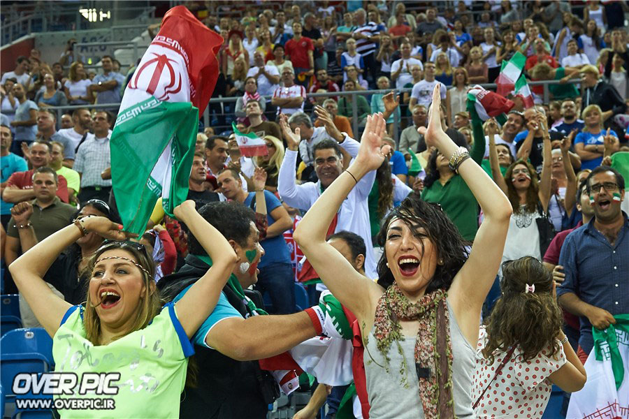 تماشاگران ایرانی والیبال ایران - بلژِیک
