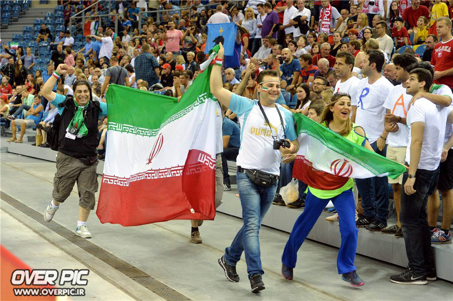 تماشاگران ایرانی والیبال ایران - بلژِیک