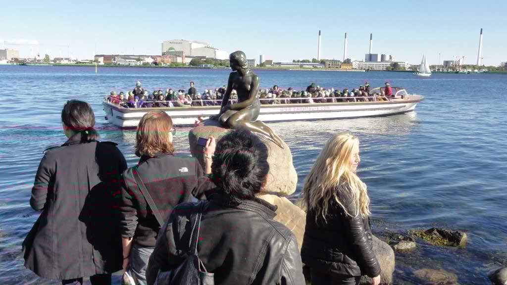 http://s5.picofile.com/file/8140747068/DSC02643.jpg
