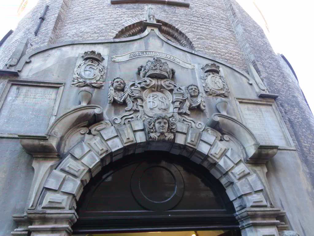 http://s5.picofile.com/file/8140747600/DSC02683.jpg