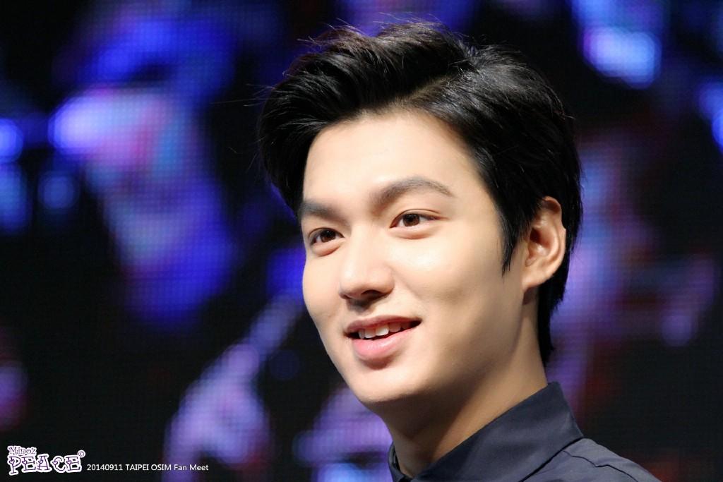 http://s5.picofile.com/file/8141153026/BxmoxiHCYAA0ry8.jpg