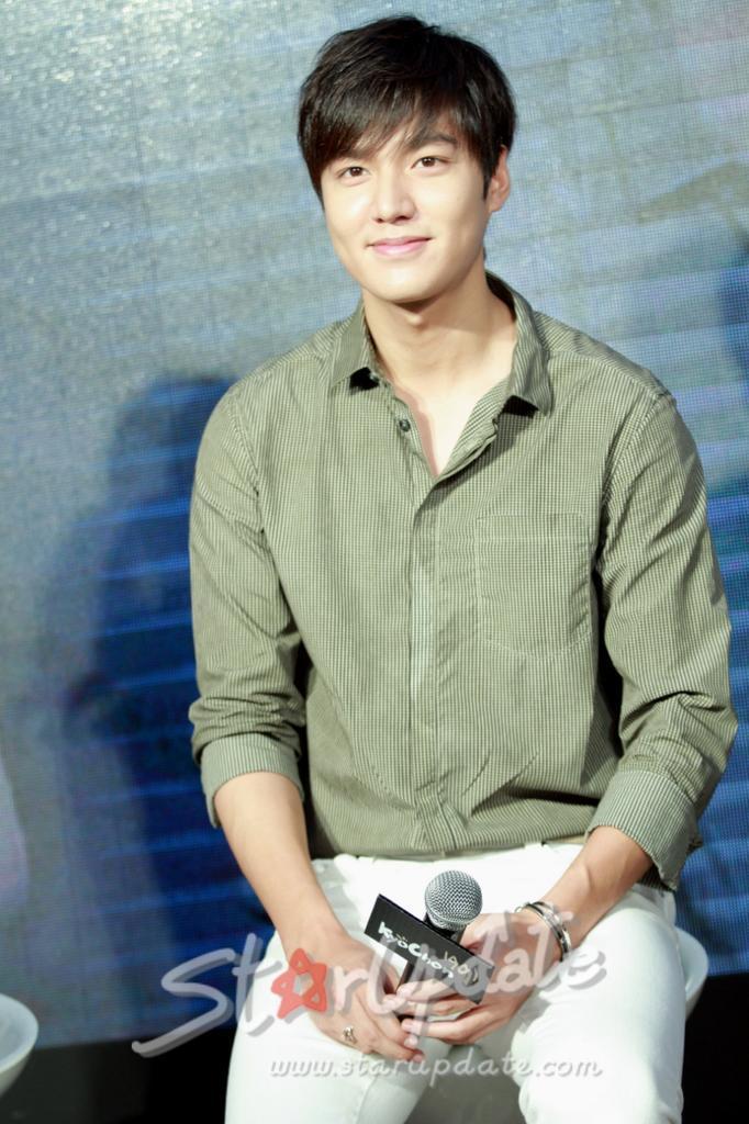http://s5.picofile.com/file/8141153568/g0oudhbpphvmy89spcdf.jpg