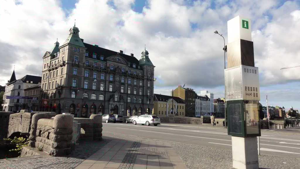 http://s5.picofile.com/file/8142516418/012.jpg