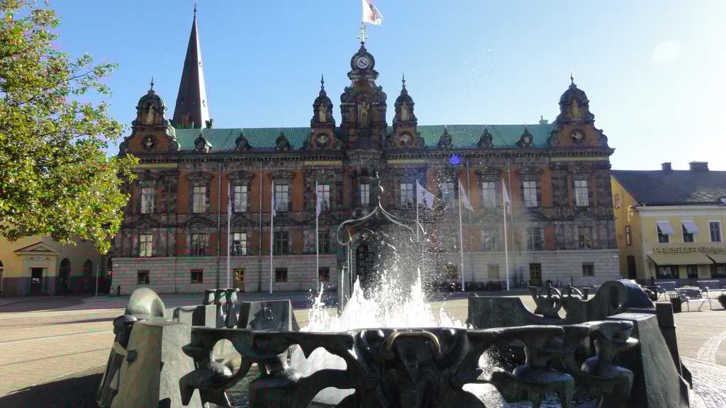 http://s5.picofile.com/file/8142516534/018.jpg