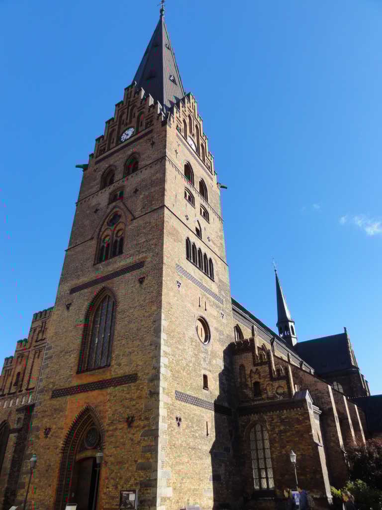 http://s5.picofile.com/file/8142516634/028.jpg
