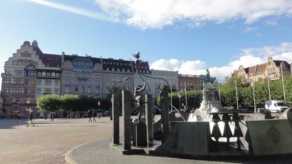 http://s5.picofile.com/file/8142516668/037.jpg