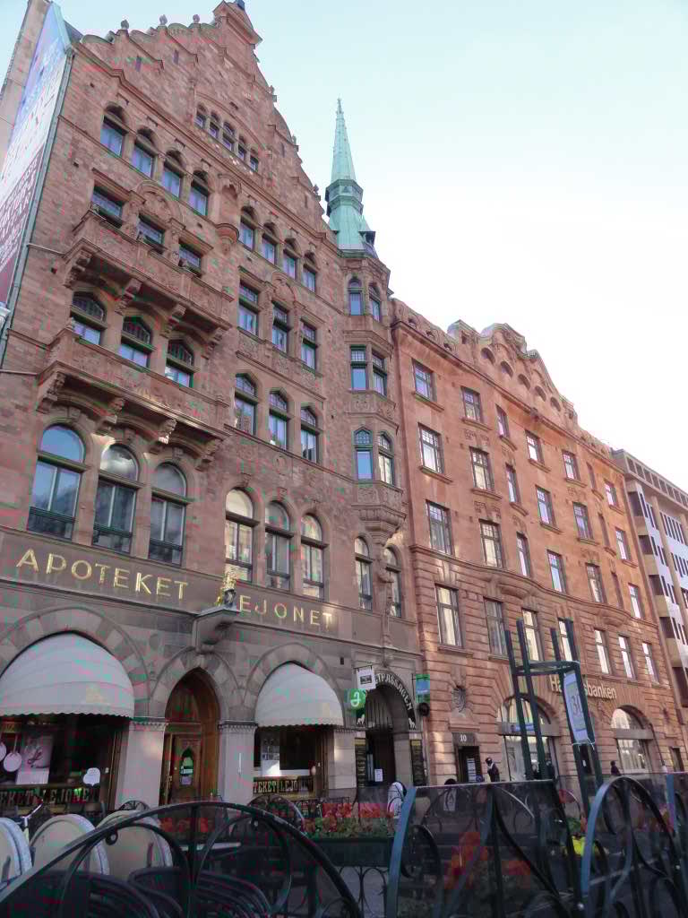 http://s5.picofile.com/file/8142516718/040.jpg